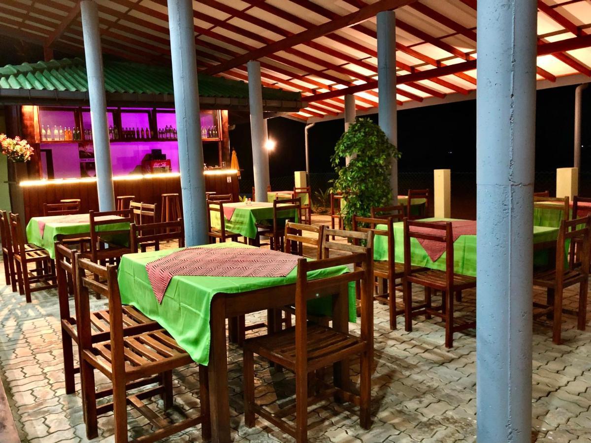 Serenade Beach Hotel Hikkaduwa Exterior foto