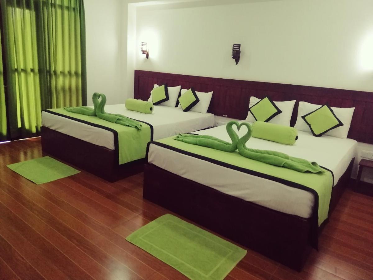 Serenade Beach Hotel Hikkaduwa Exterior foto