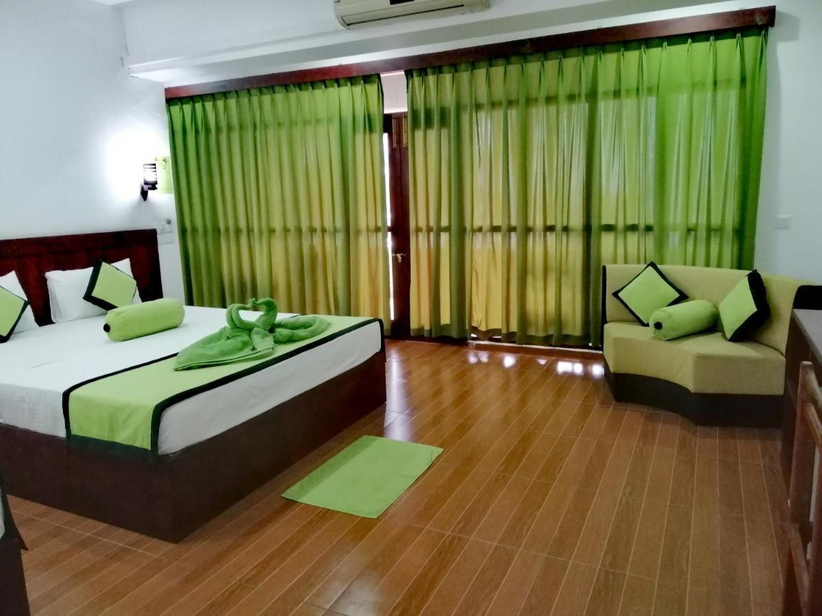 Serenade Beach Hotel Hikkaduwa Exterior foto